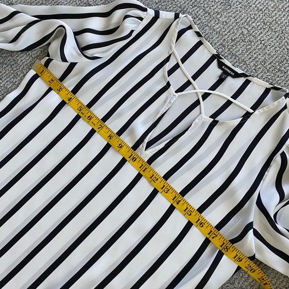Gorgeous Striped Express Blouse - Picture 5 of 12